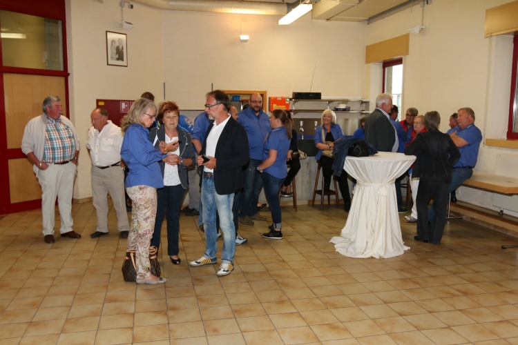Opstiegsfeier vun der 1 Equipe am Centre mat der Gemeng