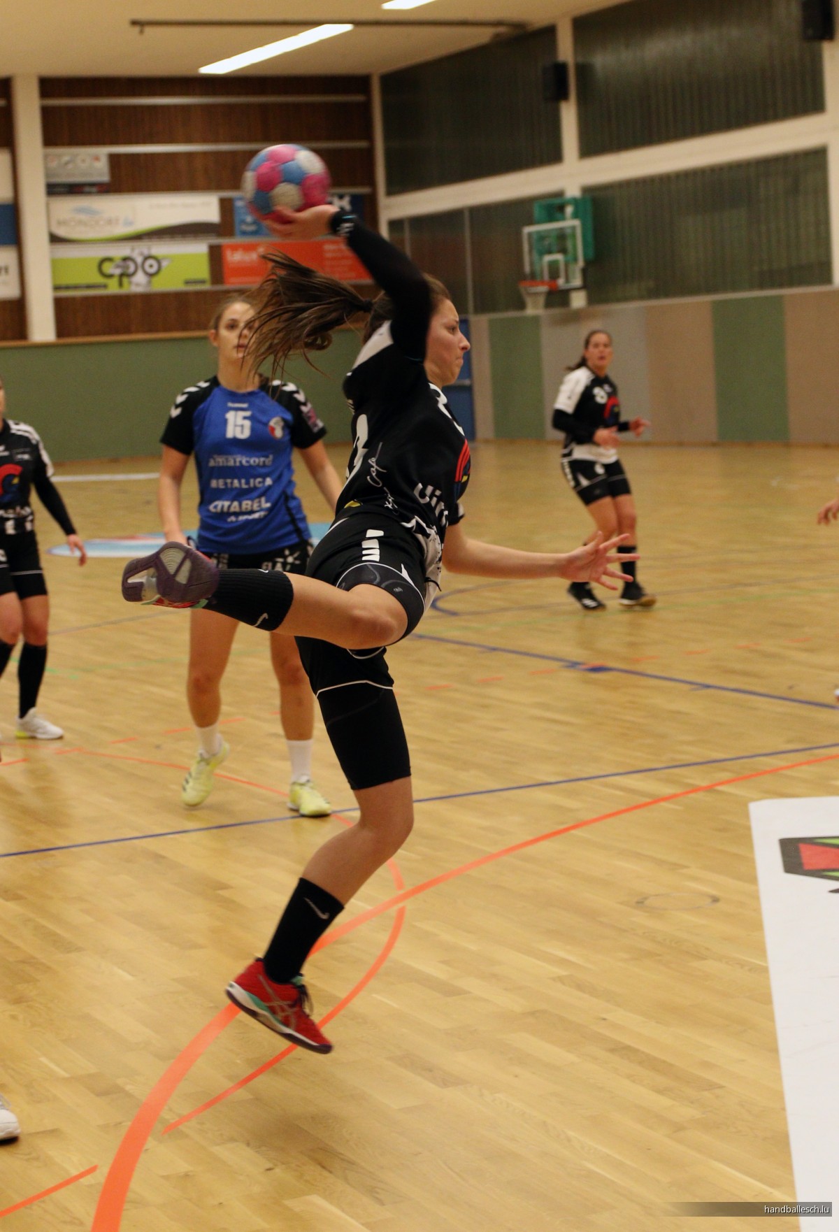 Fotoen/09.11.2019/DAMMEN: Handball Esch 18 - 37 HB Diddeleng