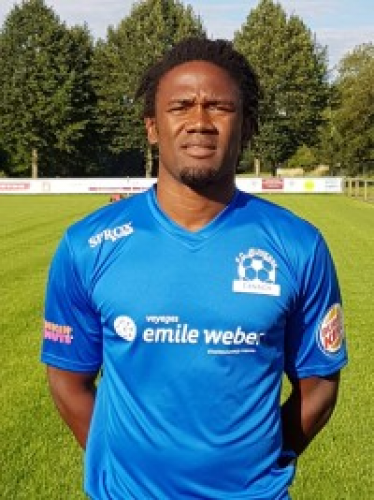 Kraizbandrëss beim Christian Kouamou