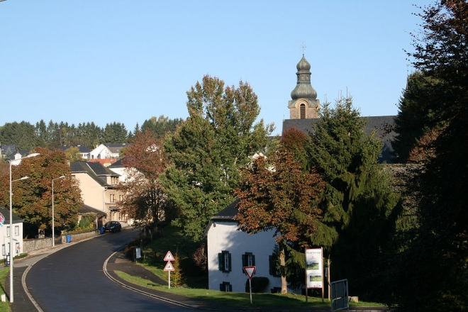 AN DER COUPE GEET ET OP ËLWEN