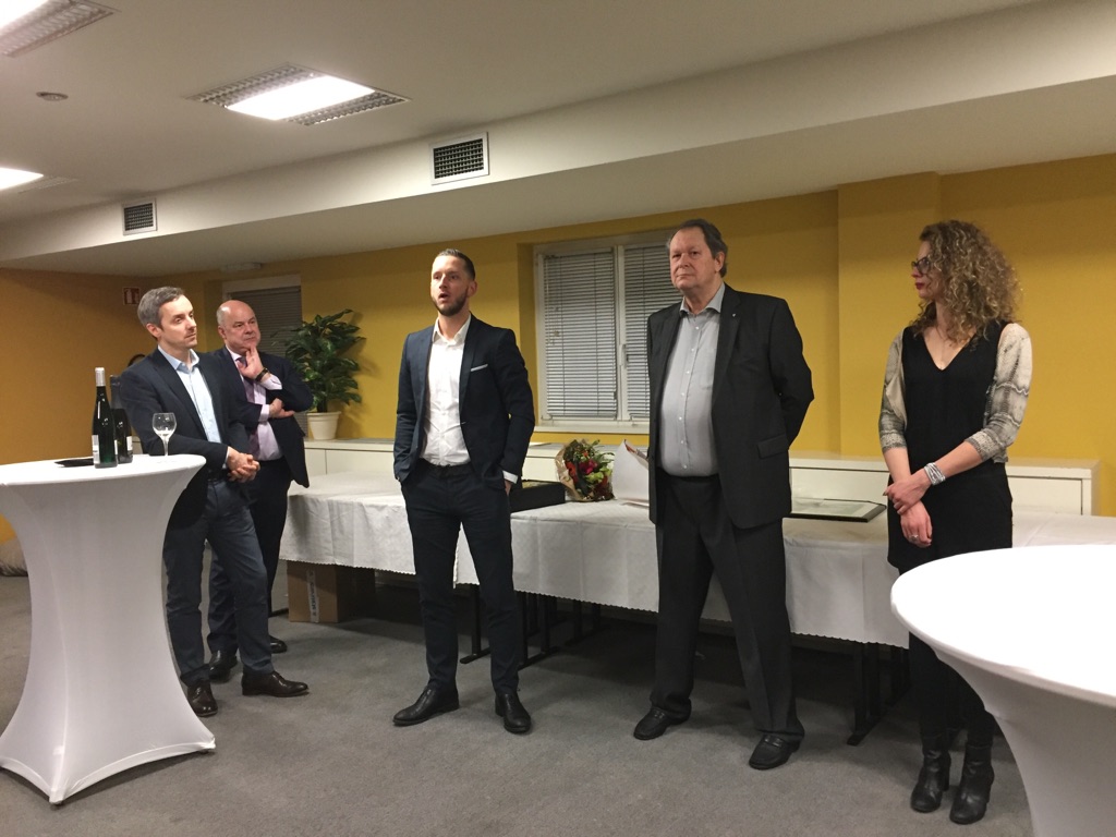 CE N'EST QU'UN AU REVOIR ADRIEN