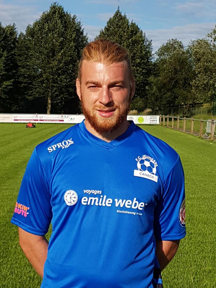 Knapp Néierlag géint Péiteng