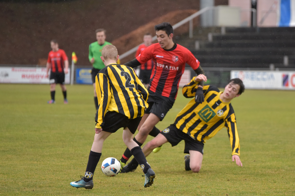 Ouschtercup: Hollänner wannen 3-Länner Turnéier