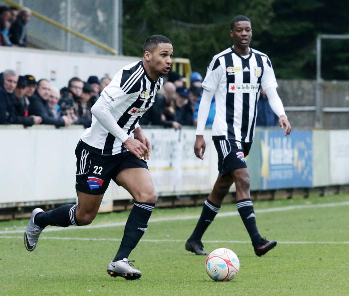 7 JOUEURS DE NOTRE PROPRE CRU