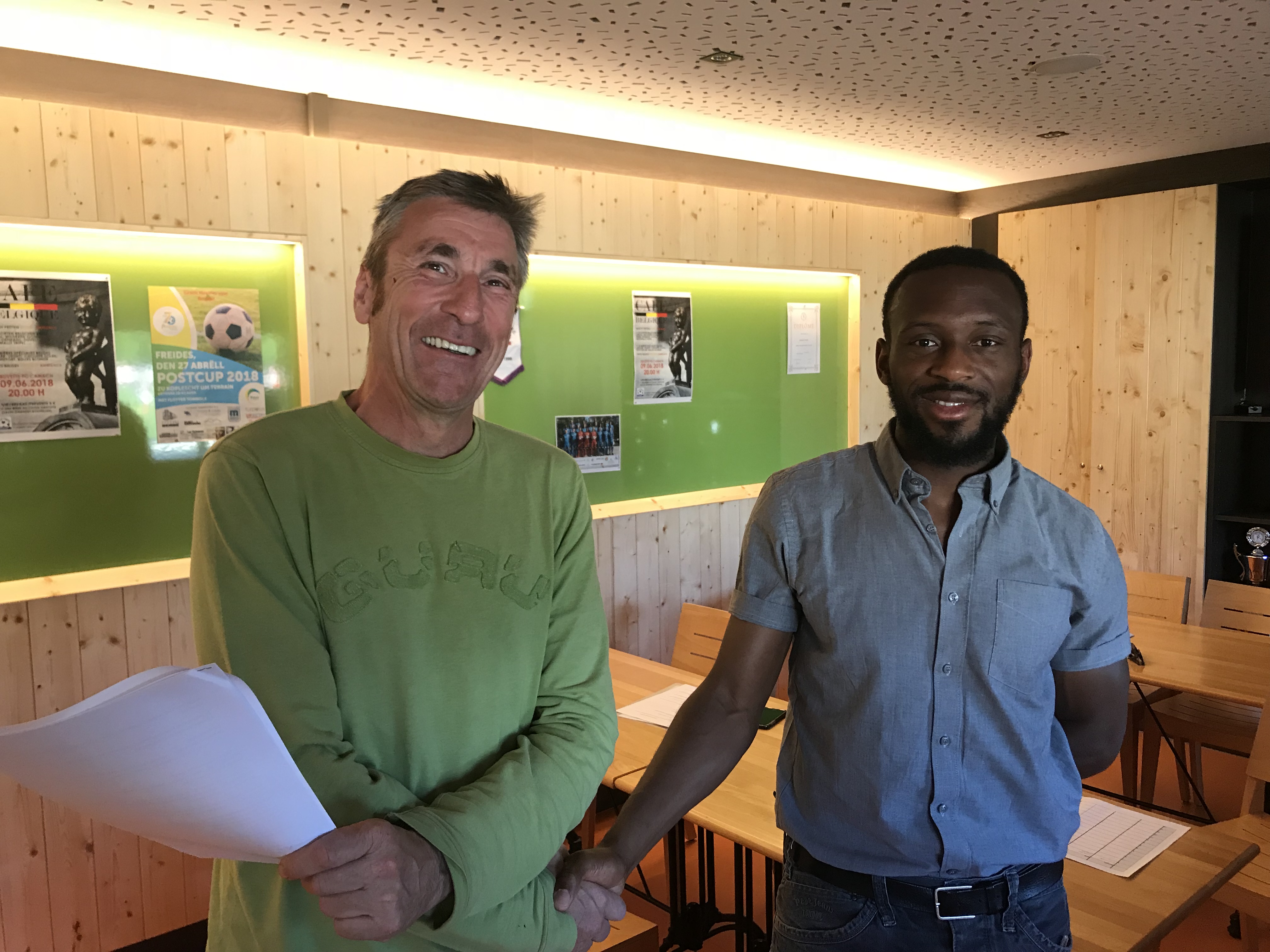 Olivier Mukendi prolonge 