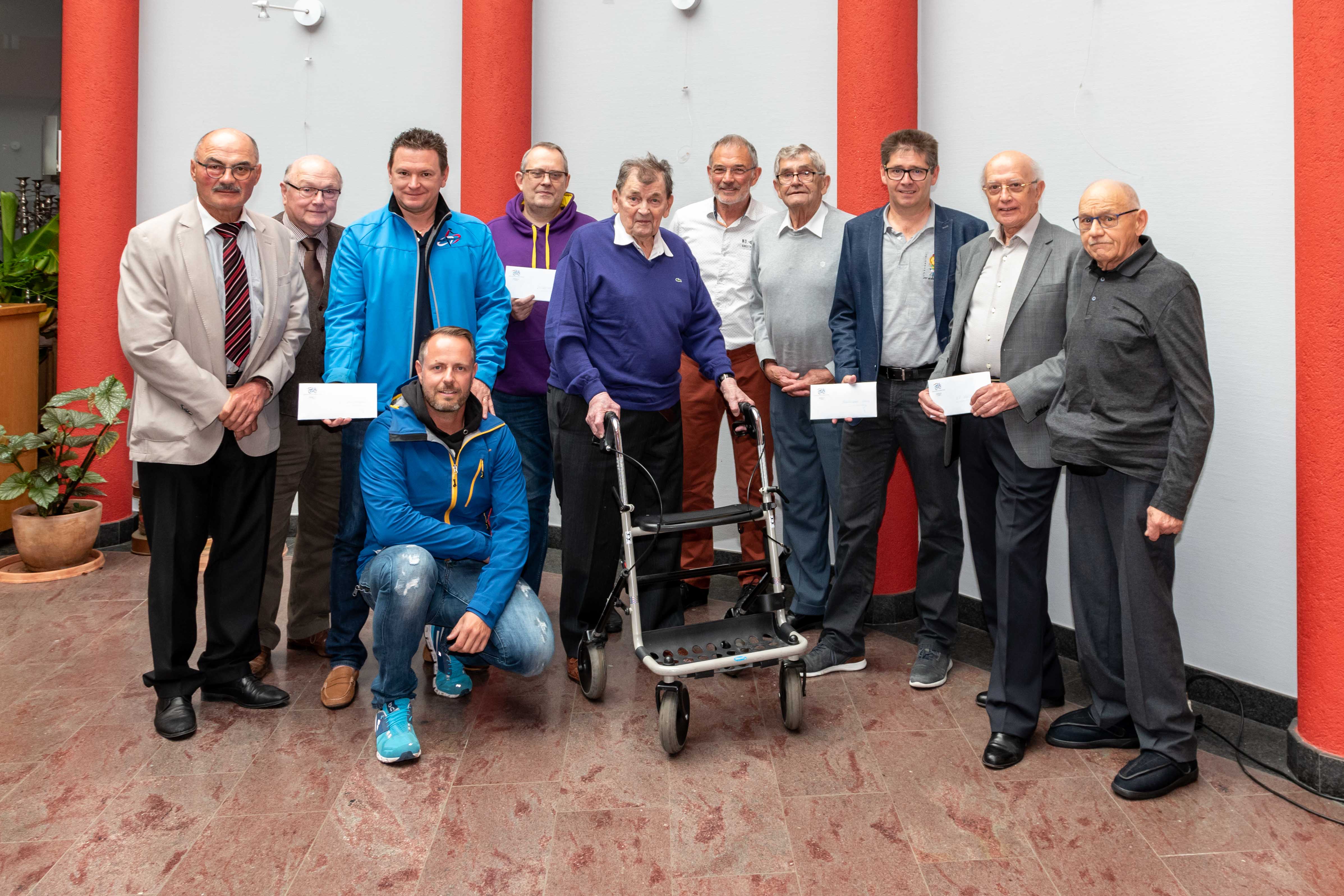 Amicale des Anciens Coureurs ënnerstëtzt d'Vëlosschoulen Amicale des Anciens Coureurs ënnerstëtzt d'Vëlosschoulen