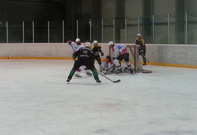 Benny Welter scores 6 as IHC Beaufort I routs Hiversport Huskies Luxembourg, 2-8 Benny Welter scores 6 as IHC Beaufort I routs Hiversport Huskies Luxembourg, 2-8