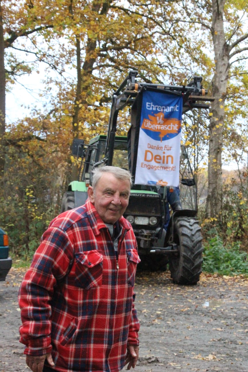 Ehrung für Vereinsmitglied Ehrung für Vereinsmitglied