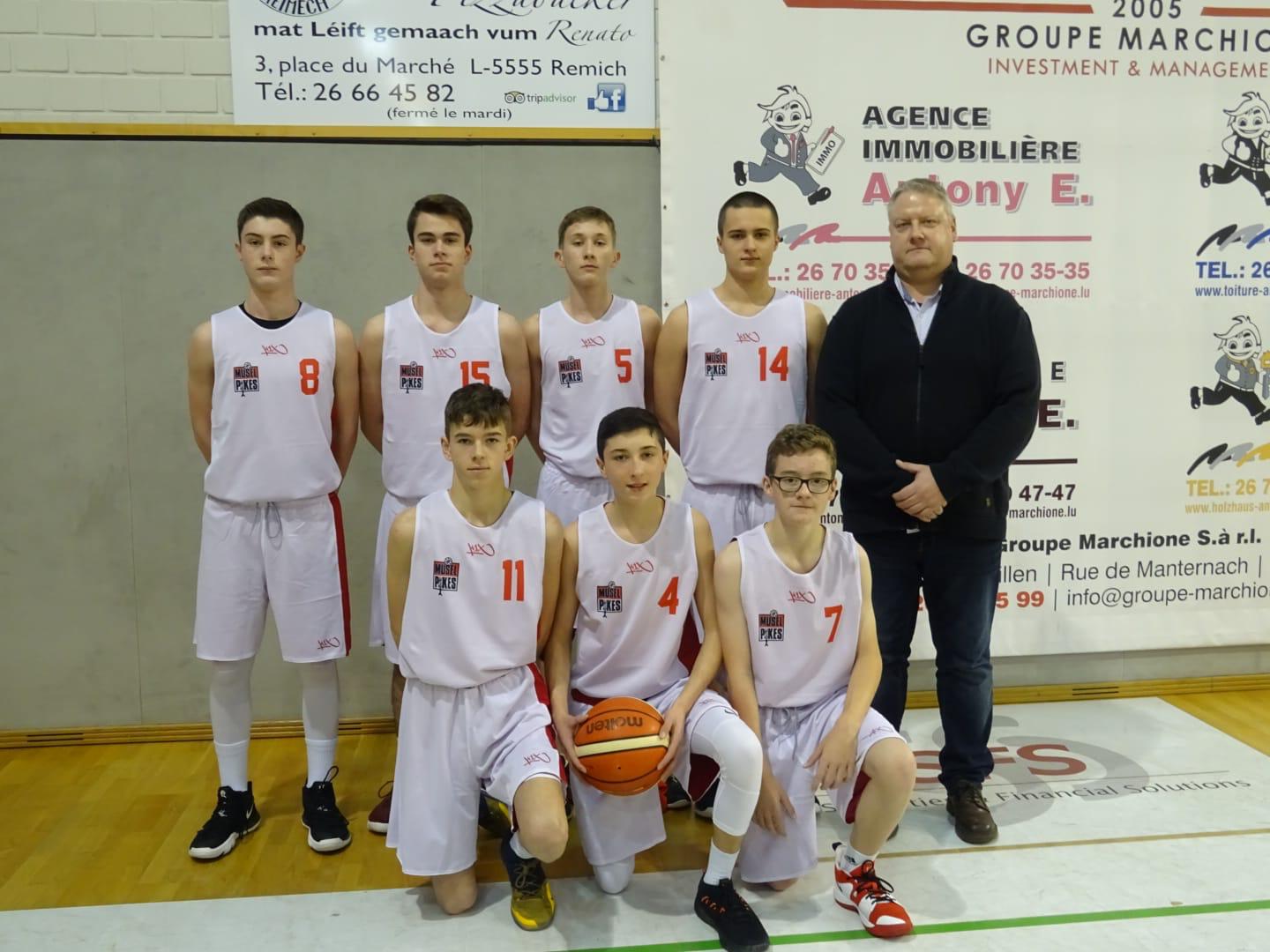 Nei Uniformen fir d'Scolaires-Jongen