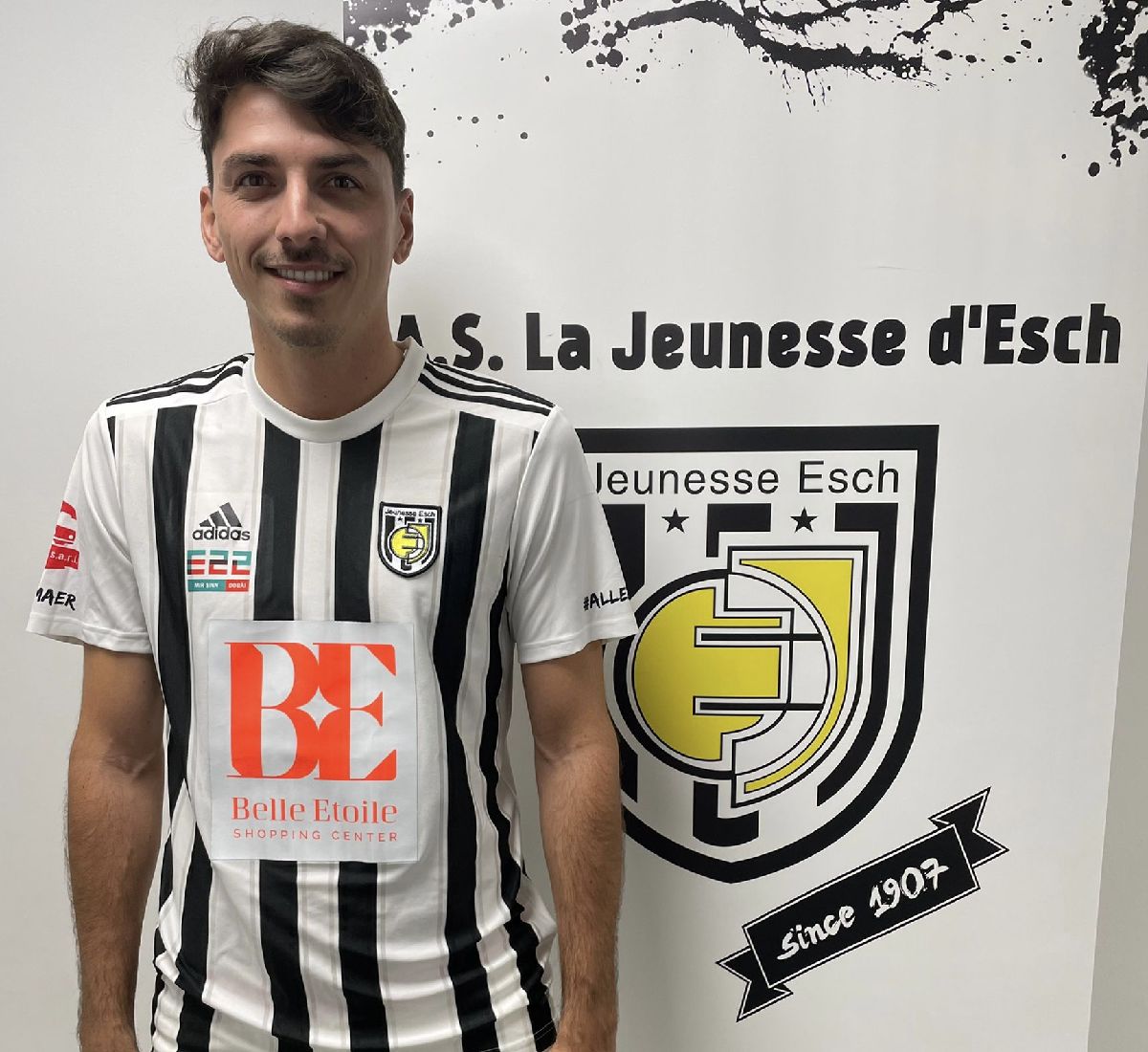 EEN WEIDEREN TRANSFERT