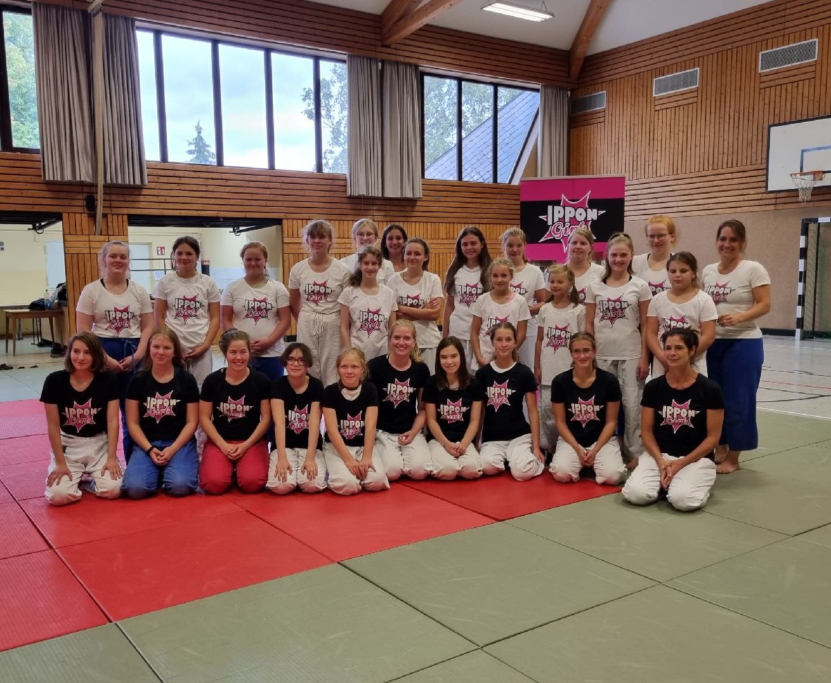 Drei Saarländerinnen bei Ippon Girls mit Szaundra Diedrich in Hackenheim dabei Drei Saarländerinnen bei Ippon Girls mit Szaundra Diedrich in Hackenheim dabei