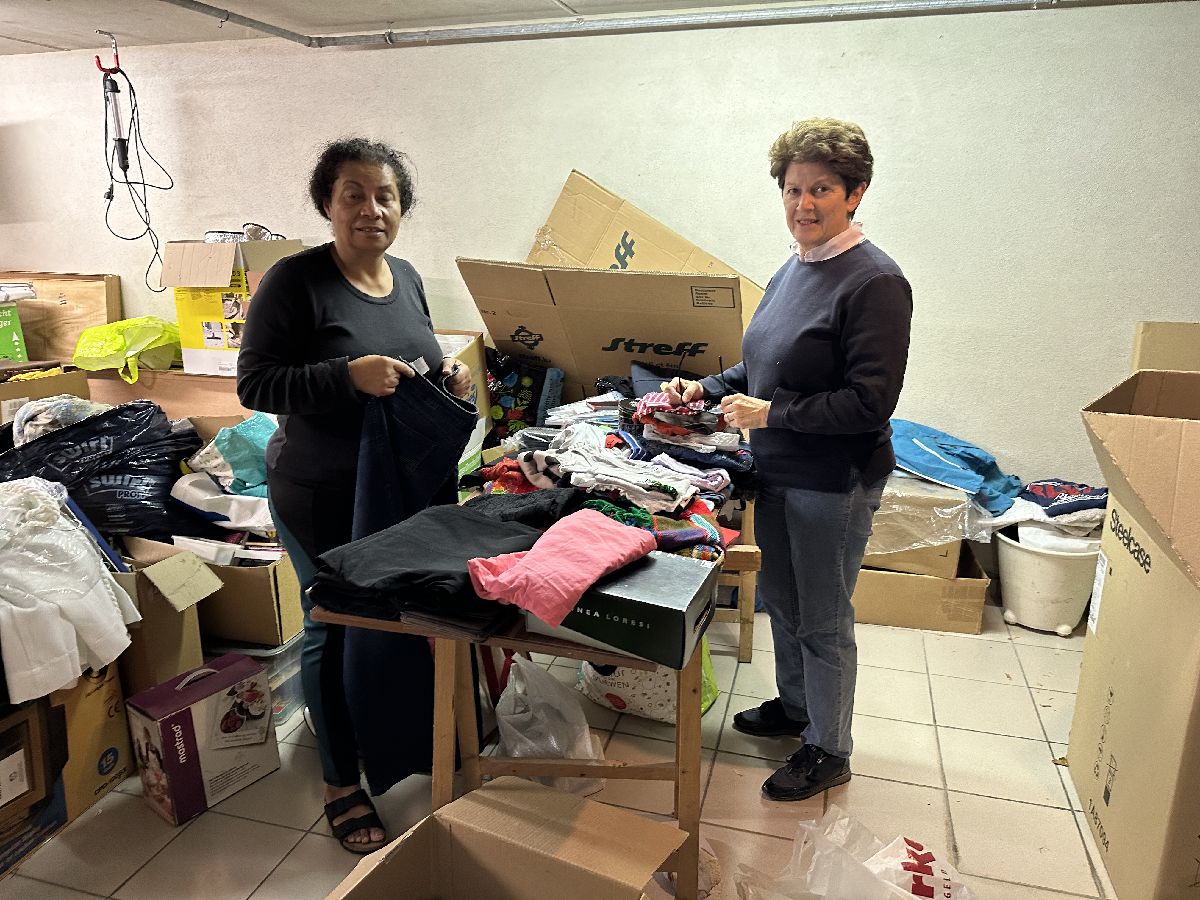 Préparation de colis pour le Cap-Vert