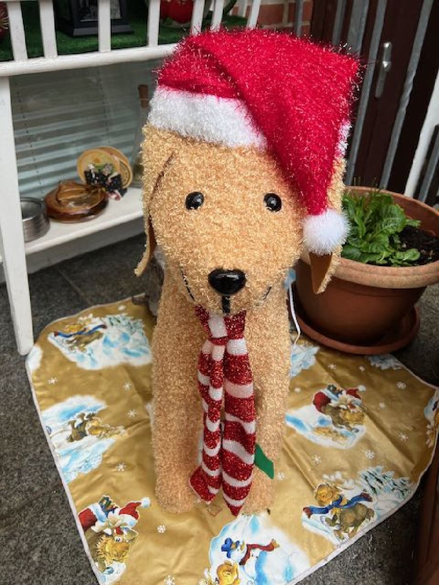 Weihnachtsfeier- und Neujahrsgrüße Weihnachtsfeier- und Neujahrsgrüße
