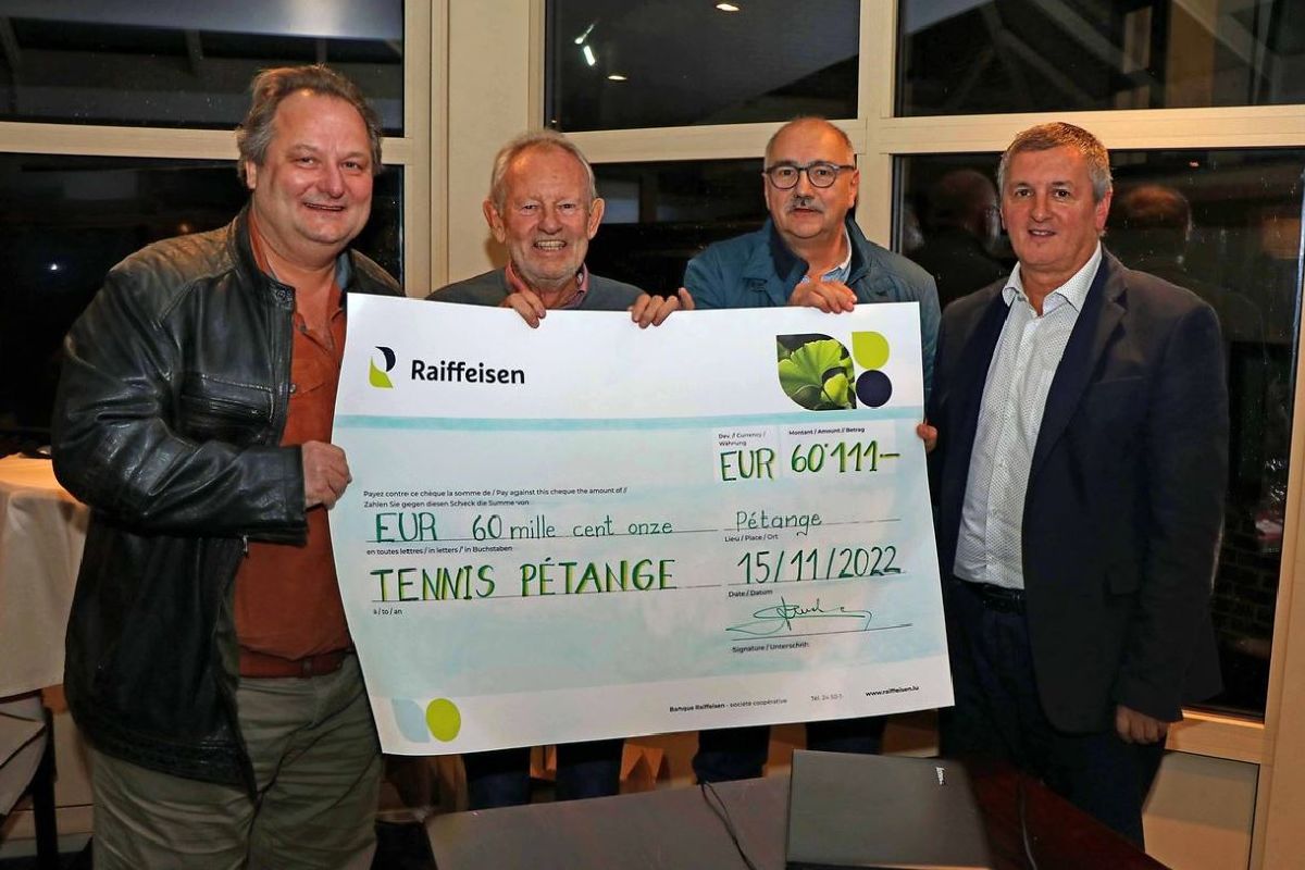 Großzügige Unterstützung für den Tennisverein Petingen