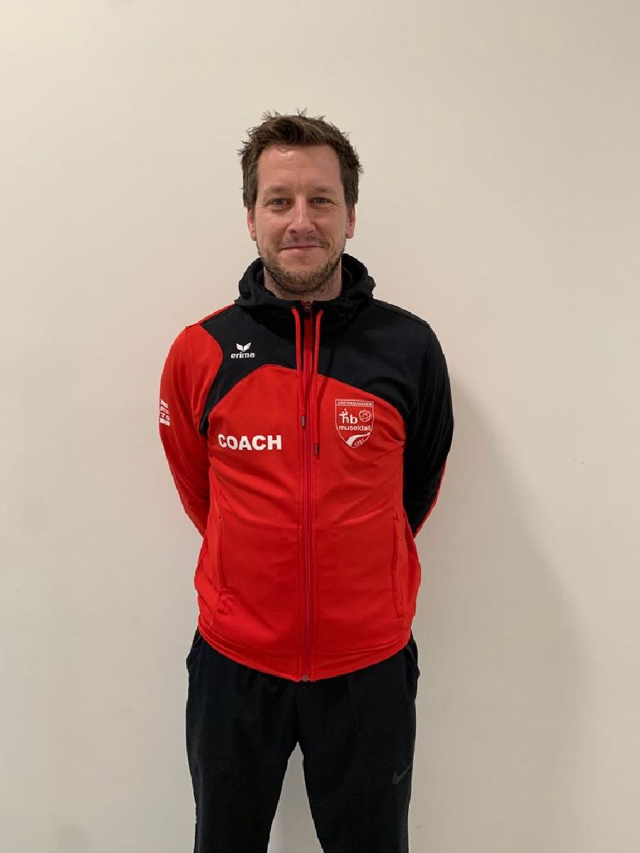 Neien Trainer bei eisen Dammen: De JEFF PAULUS! Neien Trainer bei eisen Dammen: De JEFF PAULUS!