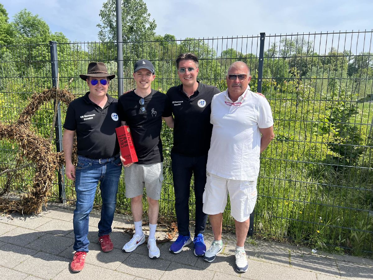 Den Comité vum Cs Suessem seet dem Max Hoeser merci, fir déi super Aarbecht bei der 2ter Equipe! - Max bonne continuation!