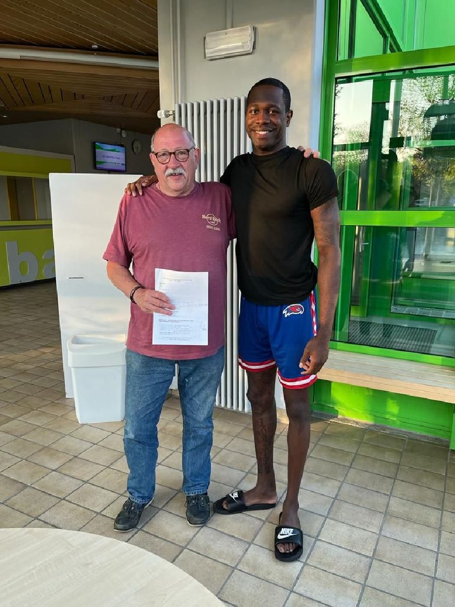 Antunio Bivins has signed in Mamer