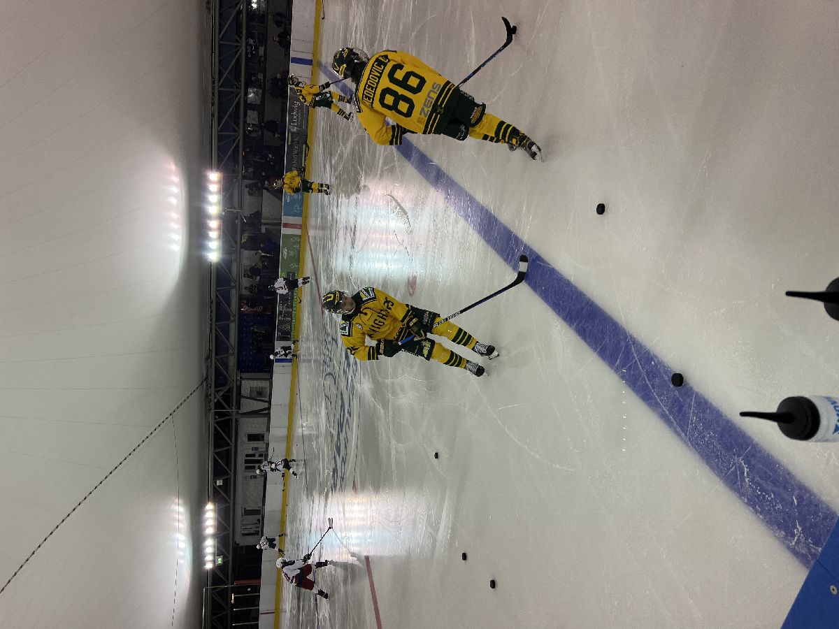 Beaufort Knights win their LHL opening game 10-4 against the Grands Ducs