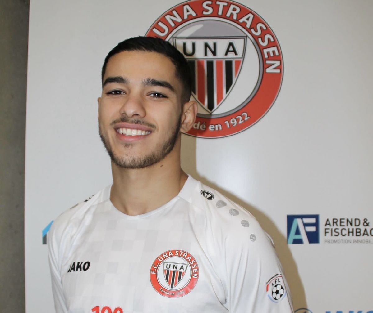 Yanis Lahrach signe au FC UNA Strassen