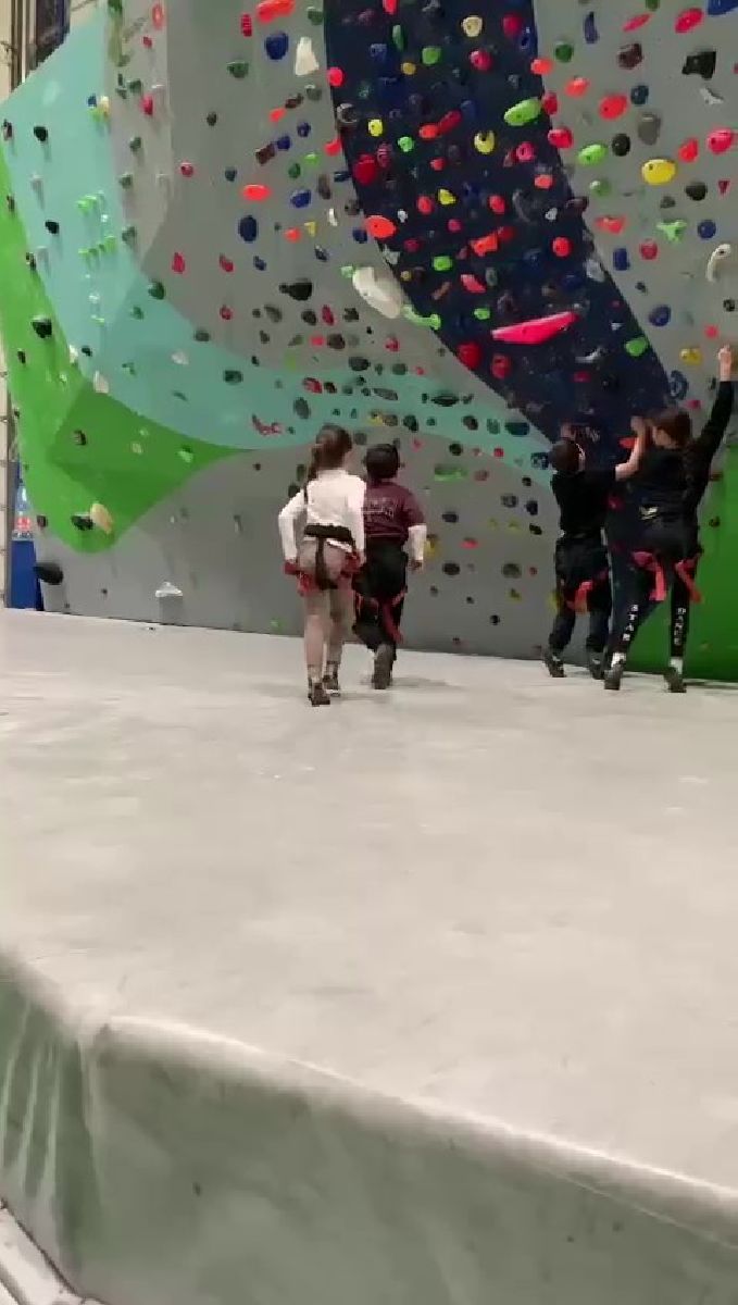 Os nosos pequenos no Rocódromo