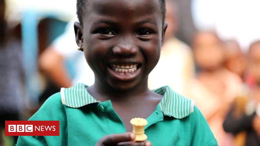 Learning to play chess is turning these kids' lives around - BBC Africa