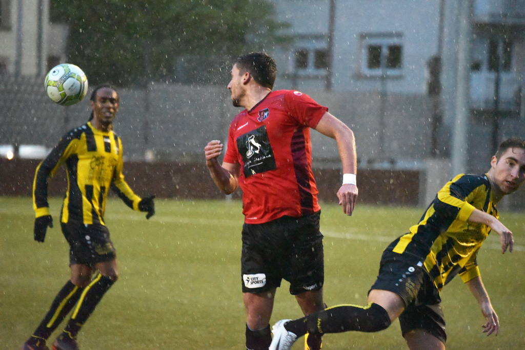 Le FCM reste premier Le FCM reste premier