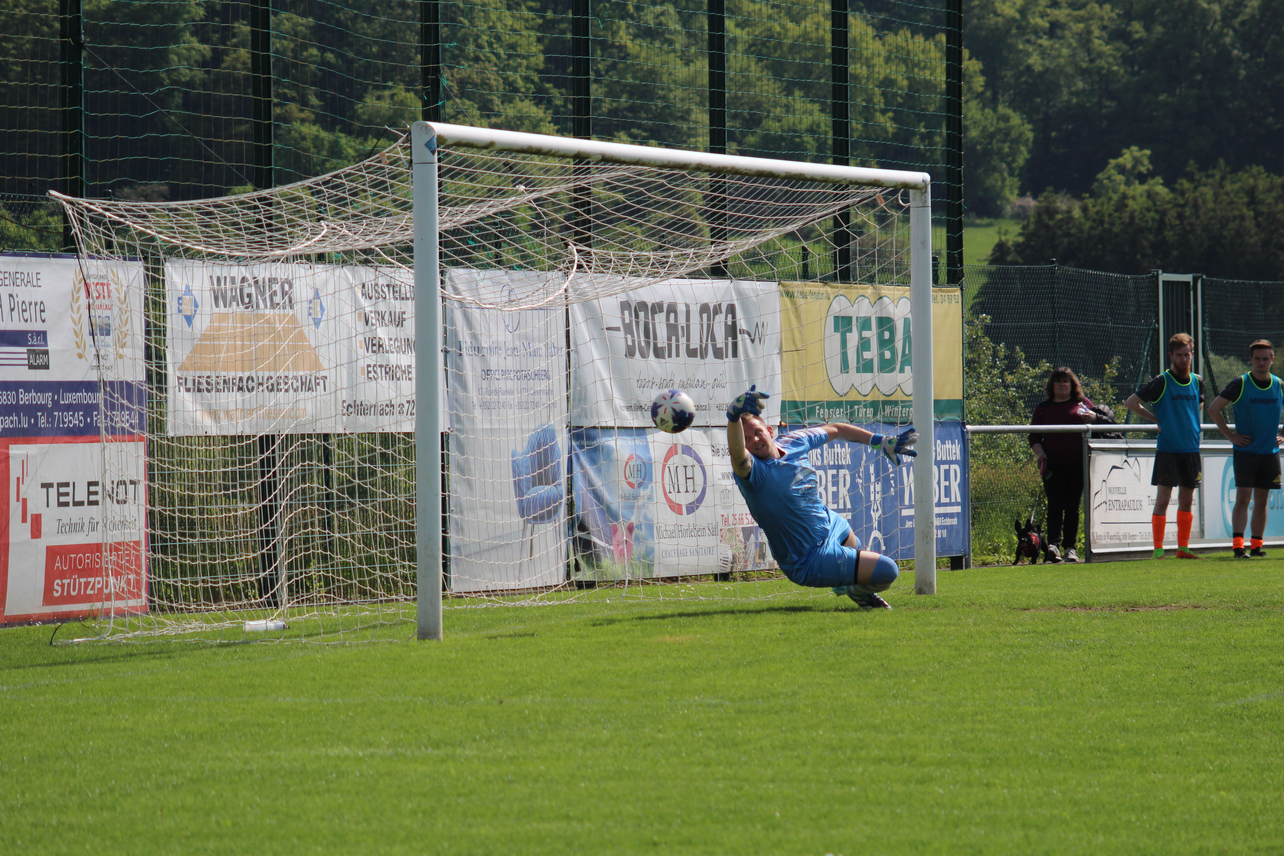 Seniors 1: Eng Néierlag fir den Ofschloss