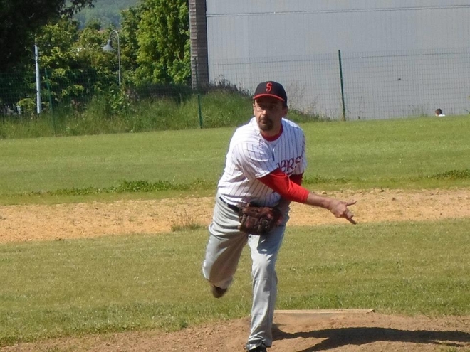 Second team loses to H's! Second team loses to H's!