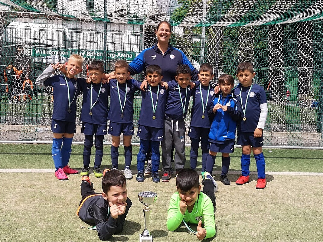 Auch die G-Jugend gewinnt Turnier Auch die G-Jugend gewinnt Turnier
