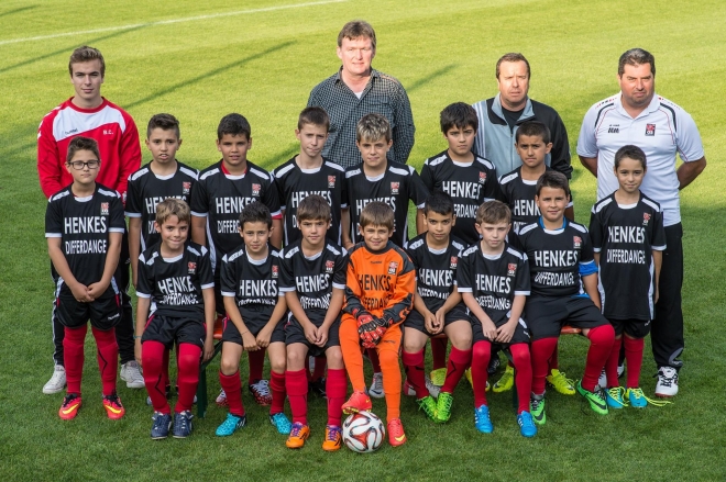 Néi Uniform bei de Poussins