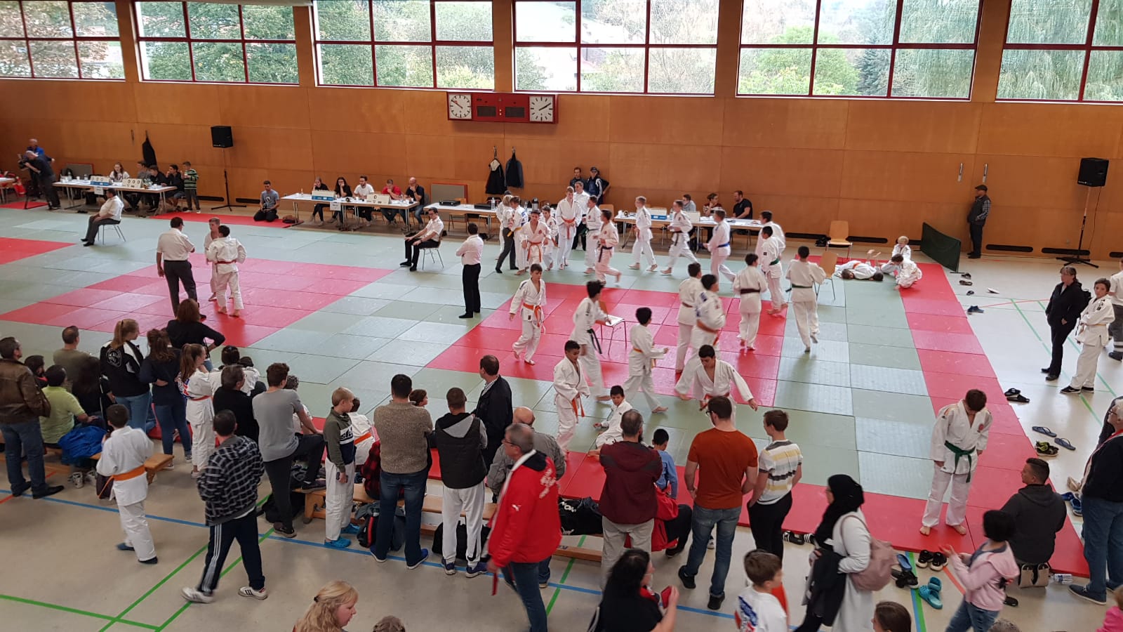 Bericht der Saarlandmeisterschaft U10/U12 und U15 in der Sport Arena Bericht der Saarlandmeisterschaft U10/U12 und U15 in der Sport Arena