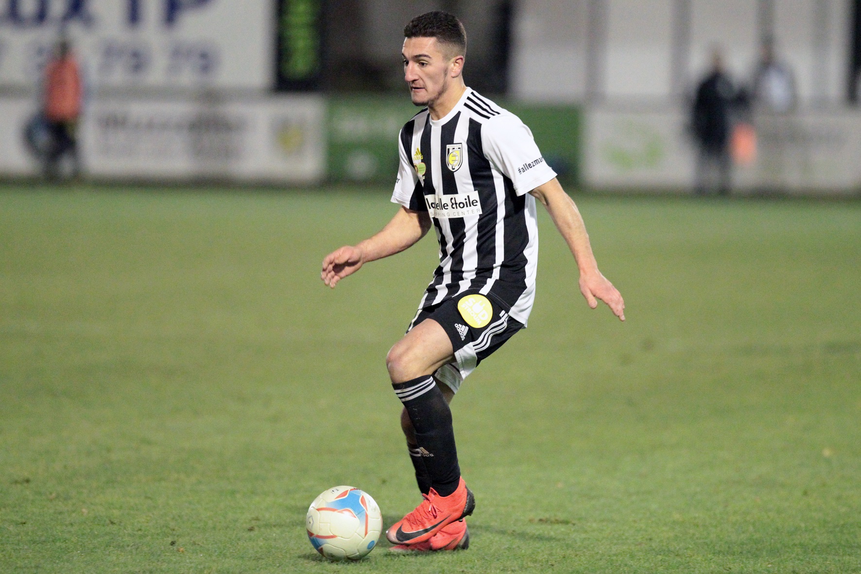 SAMEDI PREMIER MATCH AMICAL À DOMICILE SAMEDI PREMIER MATCH AMICAL À DOMICILE
