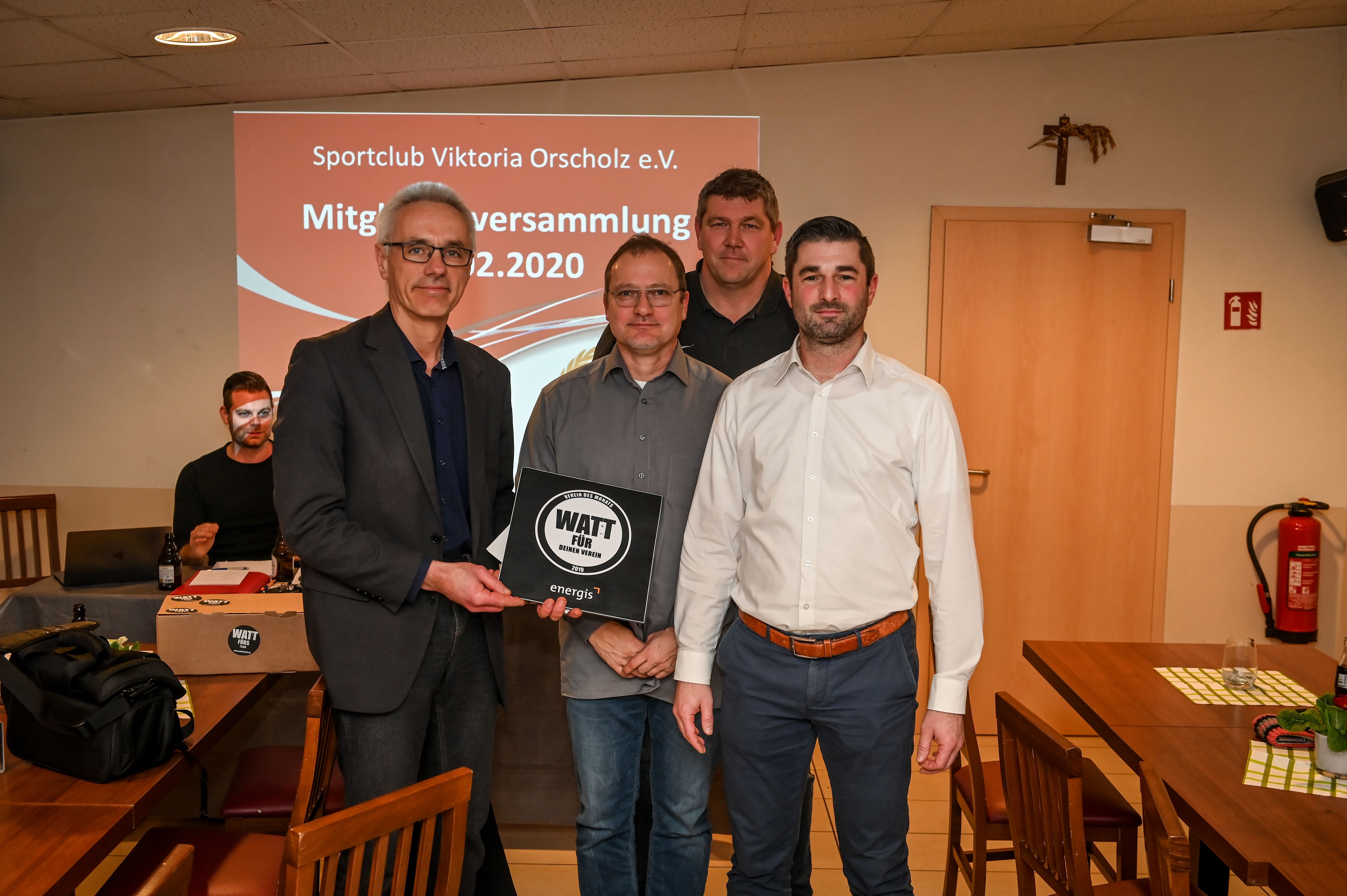 Es werde Licht! Sportclub Viktoria Orscholz e.V. als Verein des Monats Dezember ausgezeichnet. Es werde Licht! Sportclub Viktoria Orscholz e.V. als Verein des Monats Dezember ausgezeichnet.