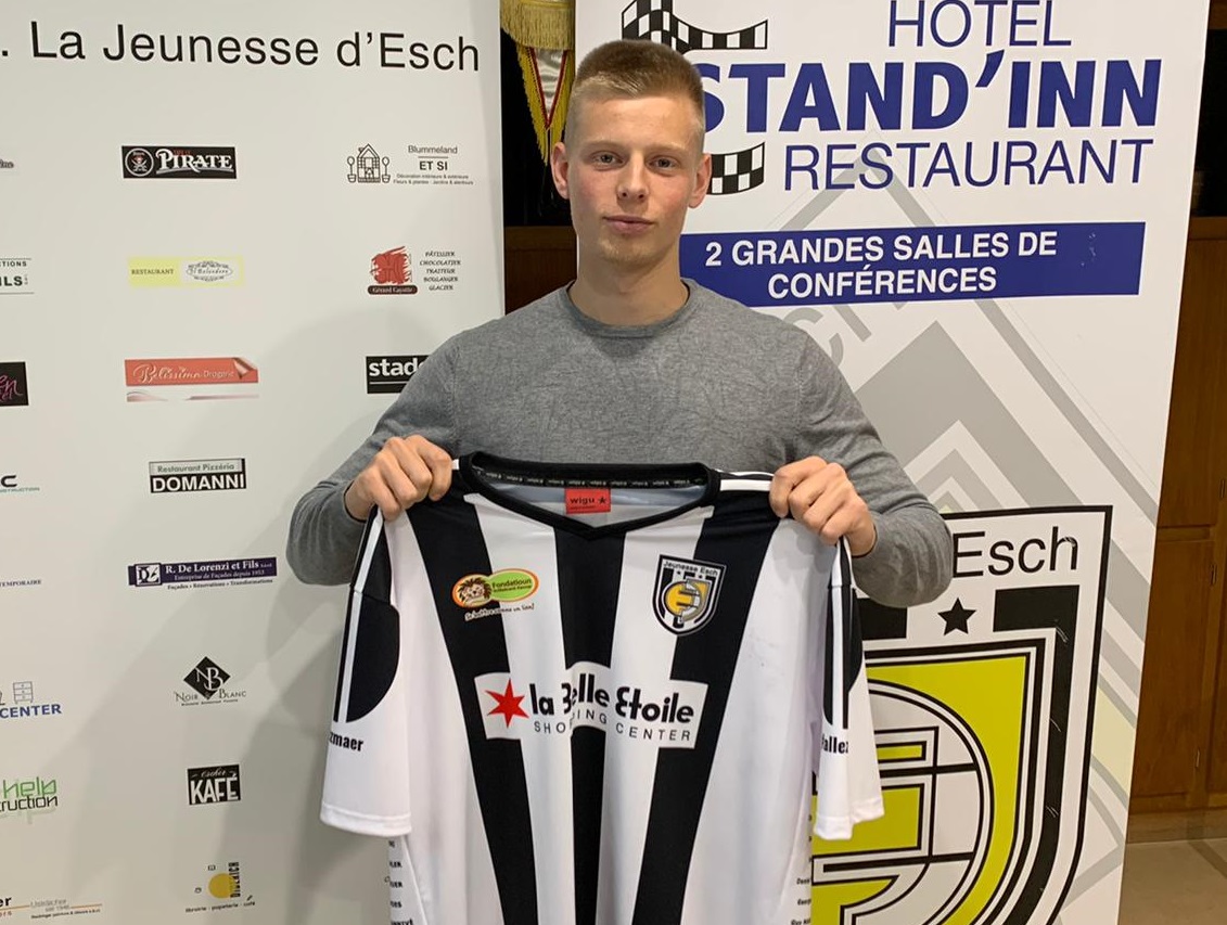 ET ENCORE UNE ARRIVÉE