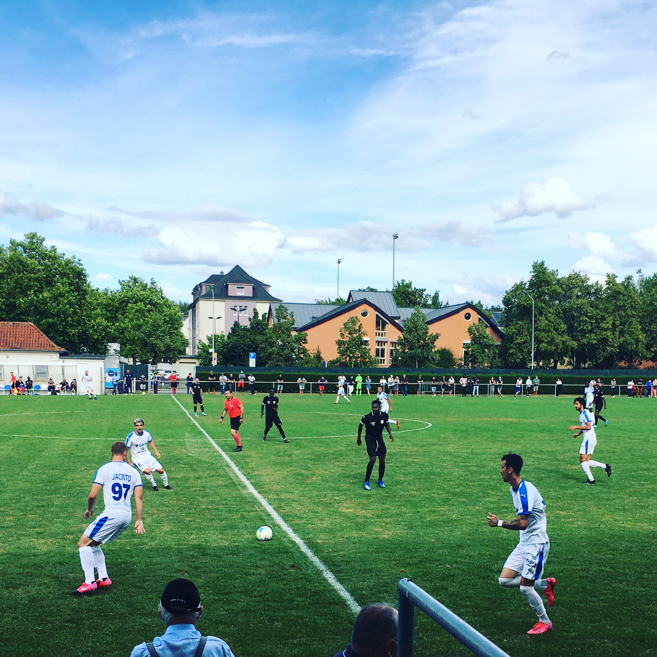 Amical : le Racing chute contre Pétange (1-2) Amical : le Racing chute contre Pétange (1-2)