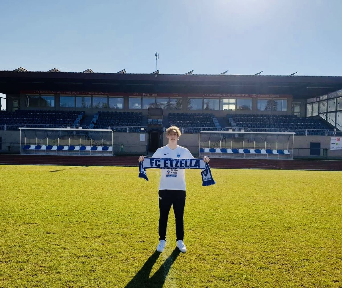 NEWS | Den Rick Schwitz ënnerschreift och säin éischten Kontrakt mam FC Etzella