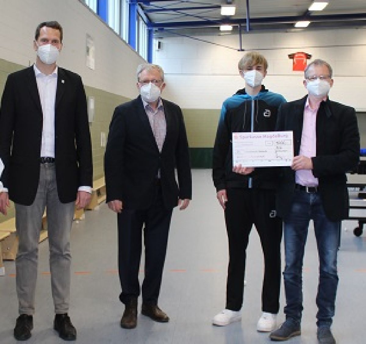 Unterstützung für den Nachwuchs durch die Sparkasse MagdeBurg und Landrat Steffen Burchhardt Unterstützung für den Nachwuchs durch die Sparkasse MagdeBurg und Landrat Steffen Burchhardt