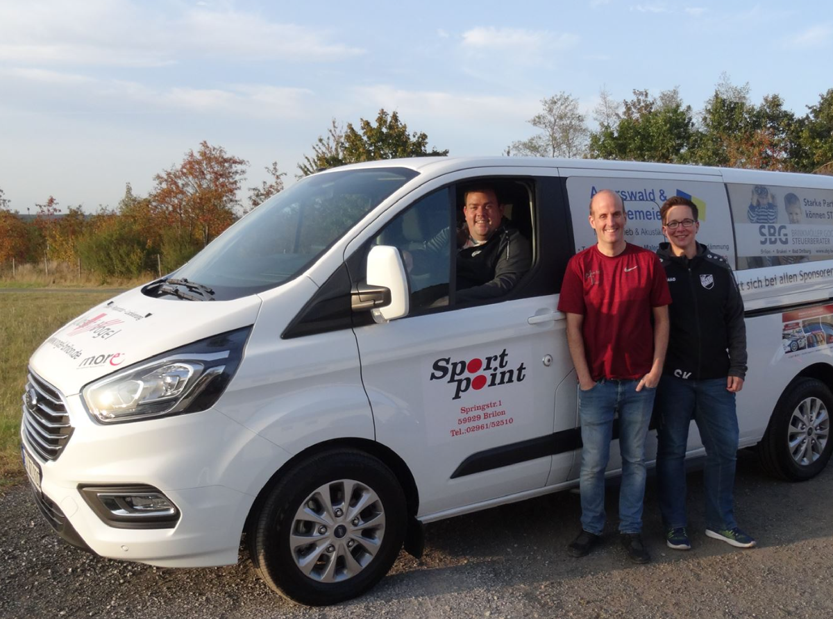 Erster Vereinsbulli für den SV Thülen Erster Vereinsbulli für den SV Thülen