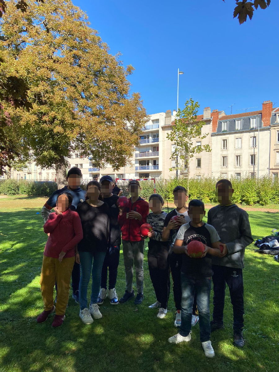 Sourires sous le soleil Sourires sous le soleil