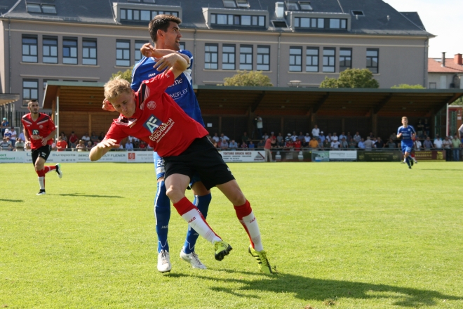 UNA réussit son batême