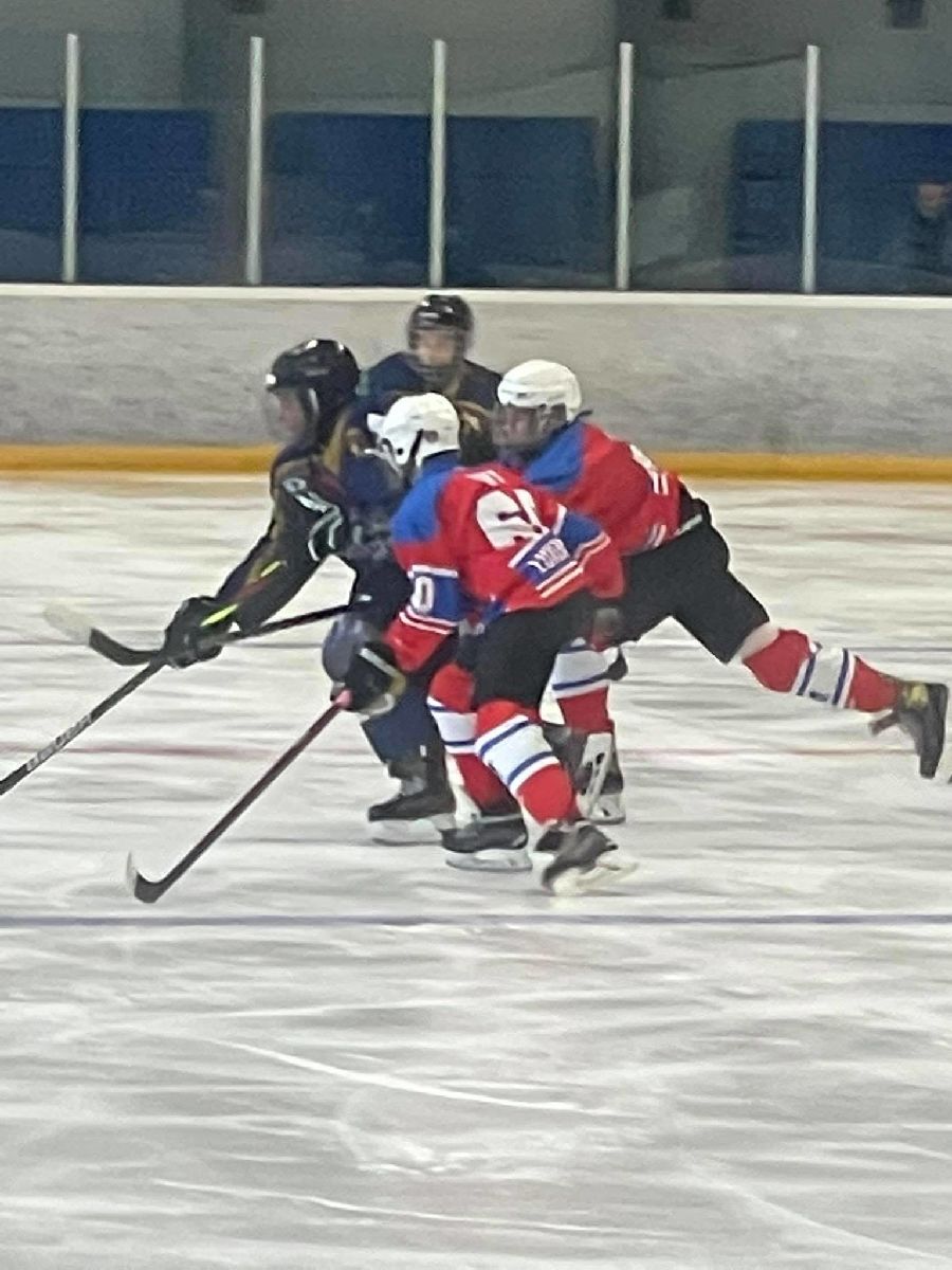 U15 Huskies battle back after 1st period in matchup with HC Marnais U15 Huskies battle back after 1st period in matchup with HC Marnais