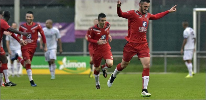 FC UNA stürmt auf die Spitze