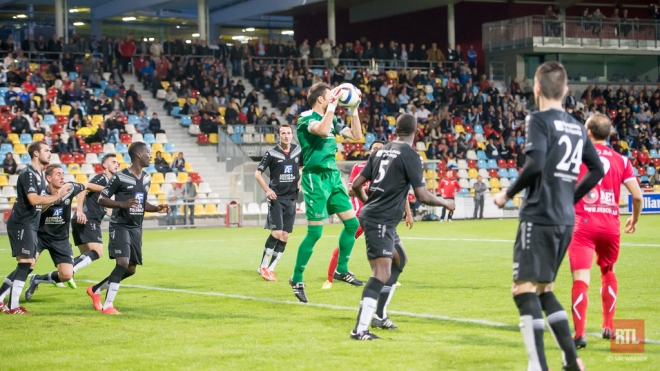 Differdange déshabille Strassen