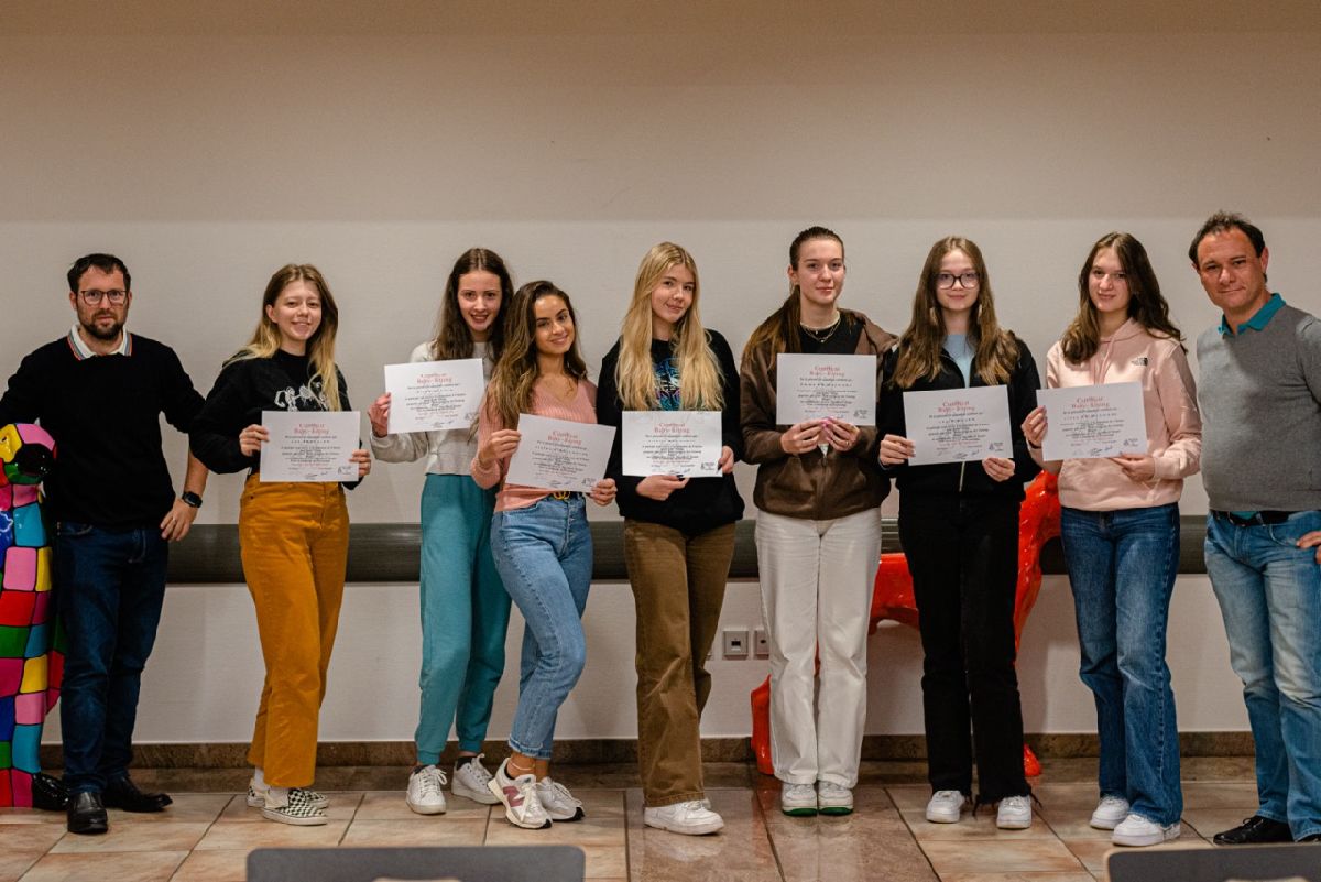 Ofschloss vun der Ausbildung 2021 fir Baby-Sitter an der Gemeng Hesper