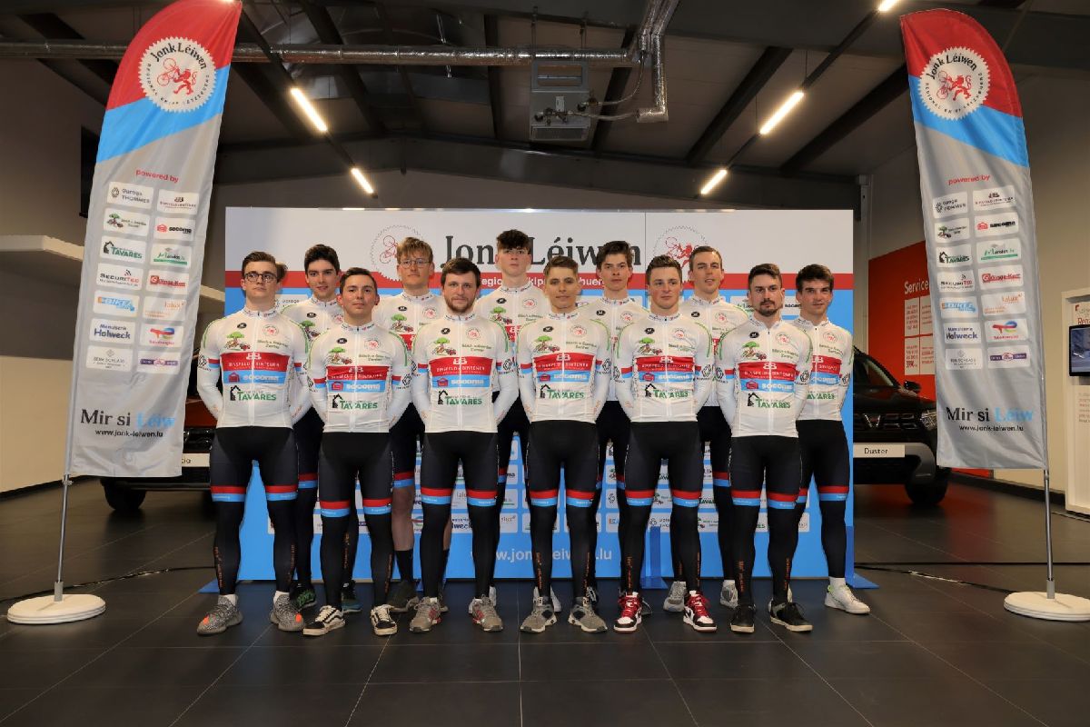 Fotoe vun der Teampresentation den 18. Mäerz am Garage Thommes