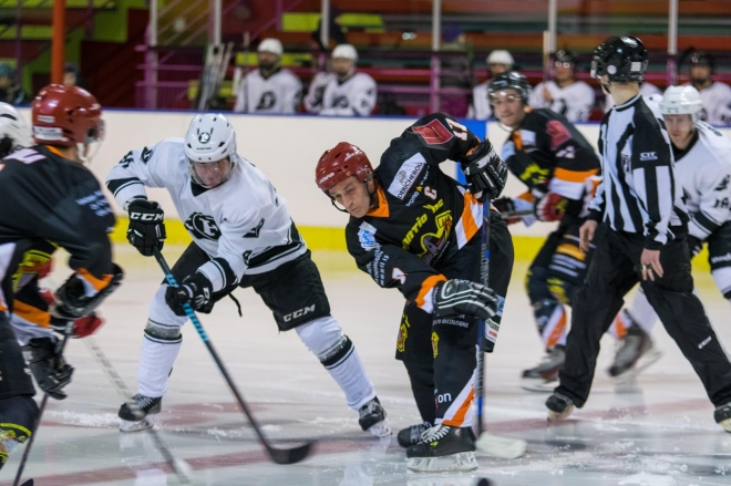 Puckers win streak ends in a tough 5-6 loss in Besançon