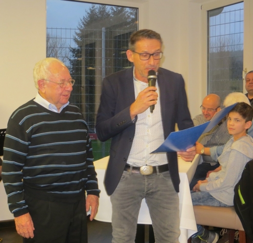 Klaus Seibel zum Ehrenmitglied des SCH ernannt Klaus Seibel zum Ehrenmitglied des SCH ernannt
