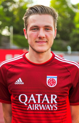 Enes Mahmutovic en test à Aston Villa Enes Mahmutovic en test à Aston Villa