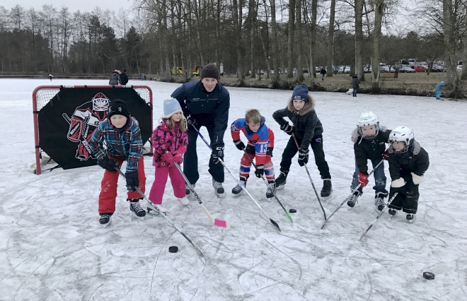 Huskies players on Kockelsheuer pond this afternoon!