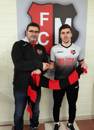 Un gaucher pour renforcer l'offensive !